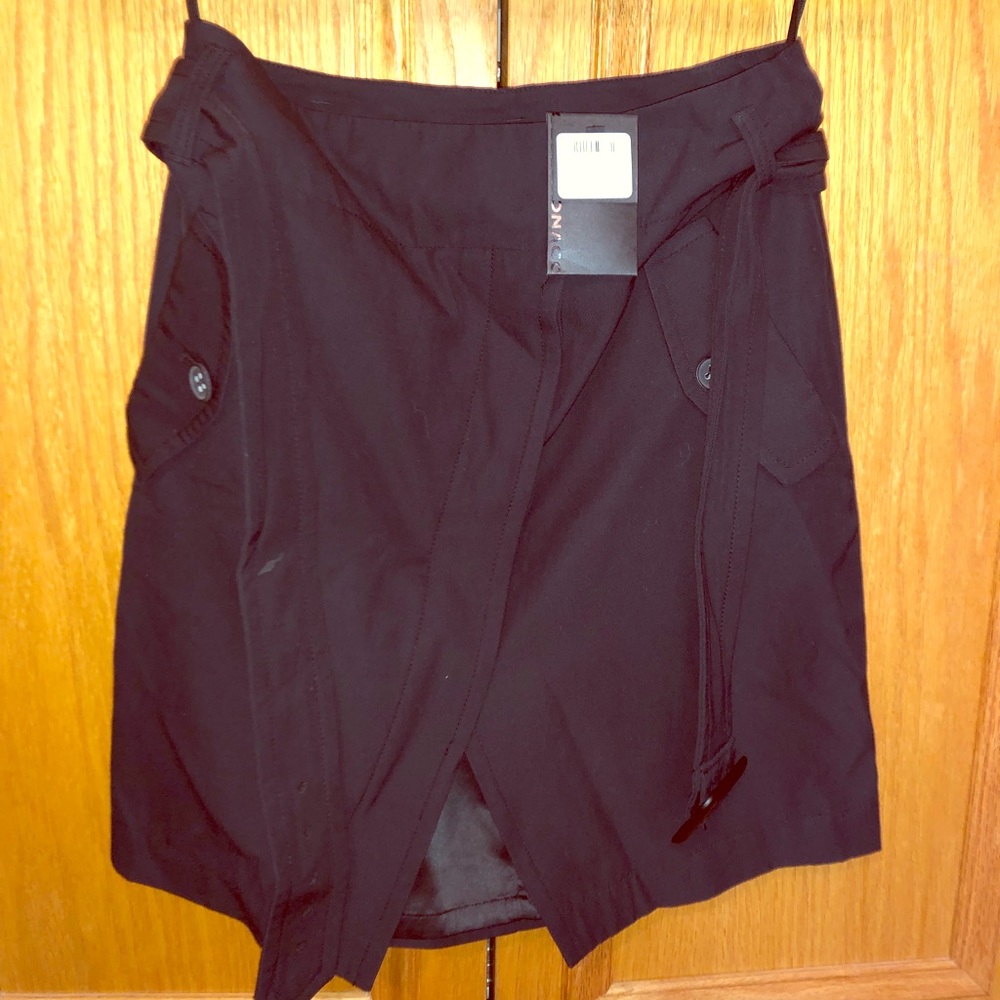 Bran New Club Monaco skirt !
